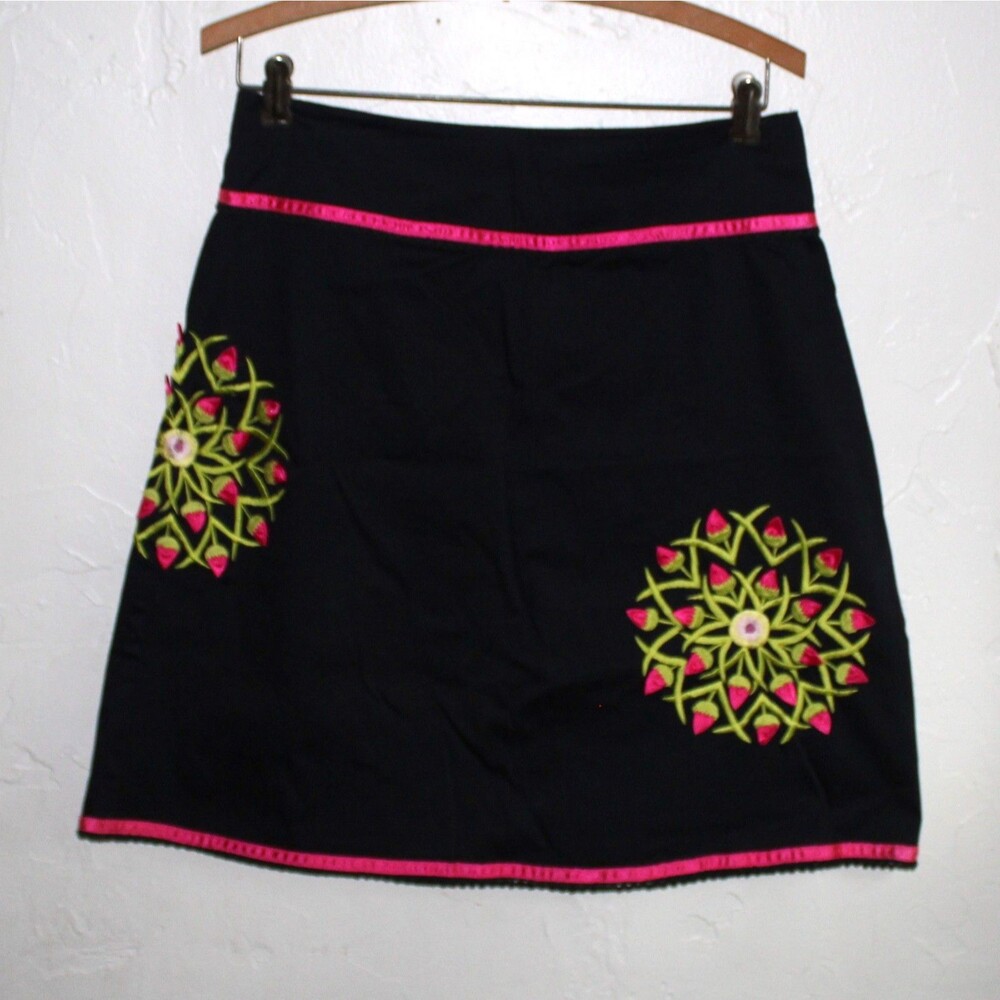 Persaman New York Skirt Women size 6 Black Floral Embroidered Floral Boho Casual